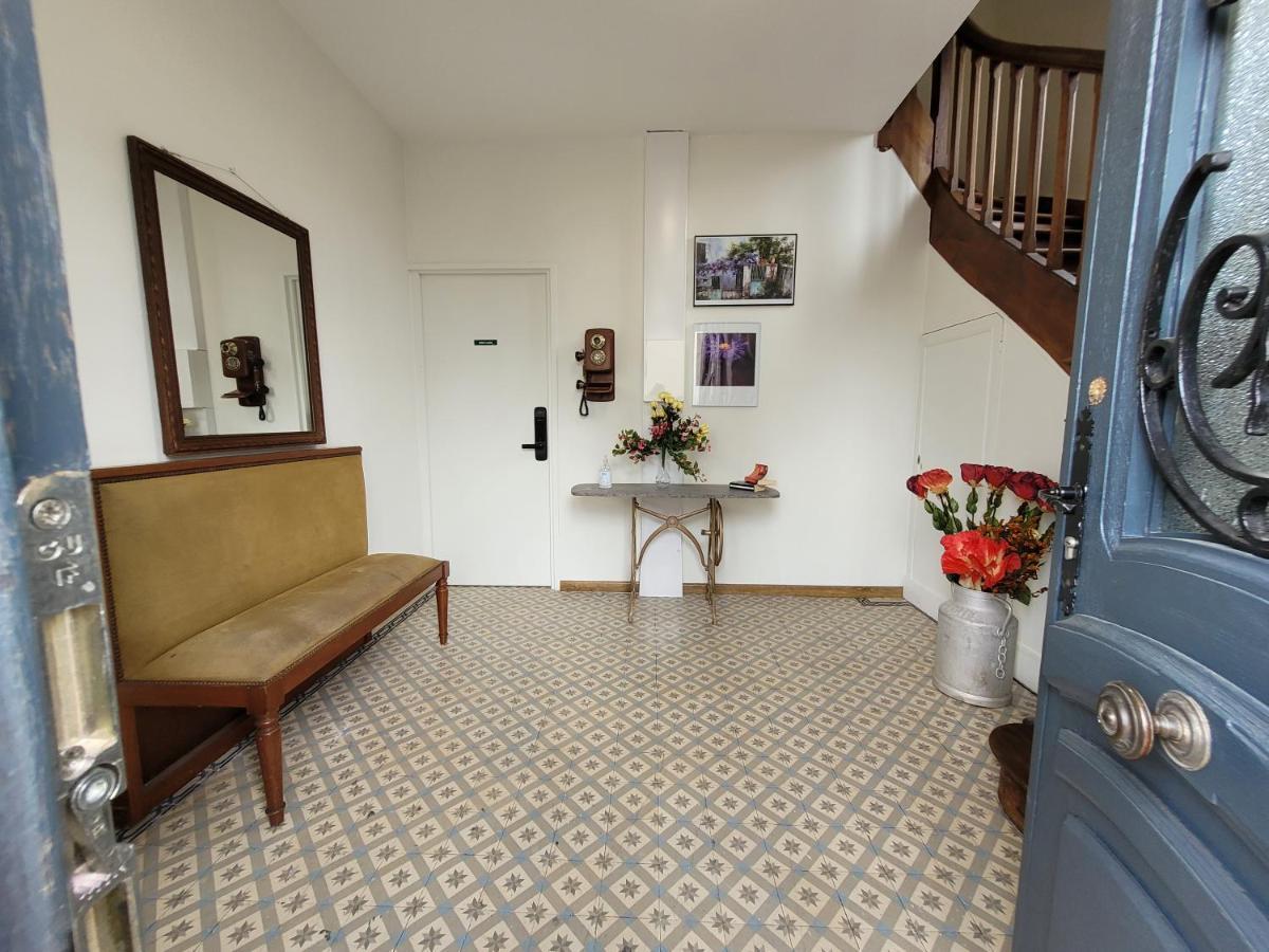 Appartements Cdg Joigny Exterior photo