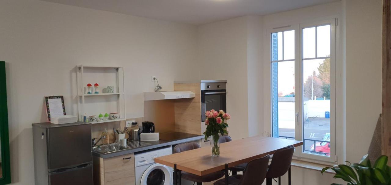 Appartements Cdg Joigny Exterior photo