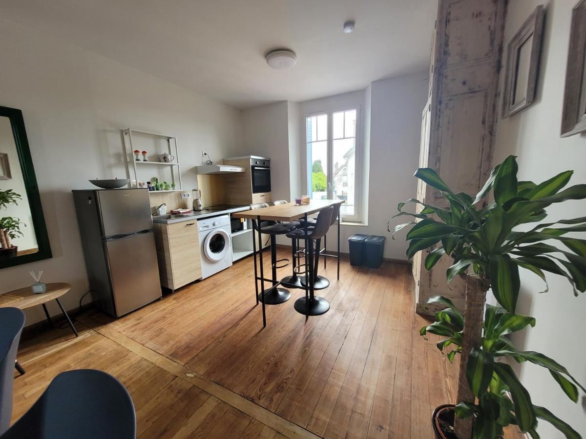 Appartements Cdg Joigny Exterior photo