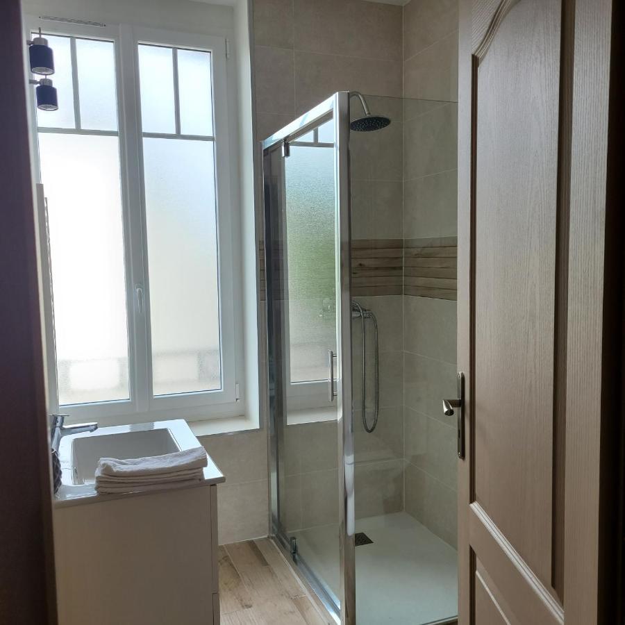 Appartements Cdg Joigny Exterior photo