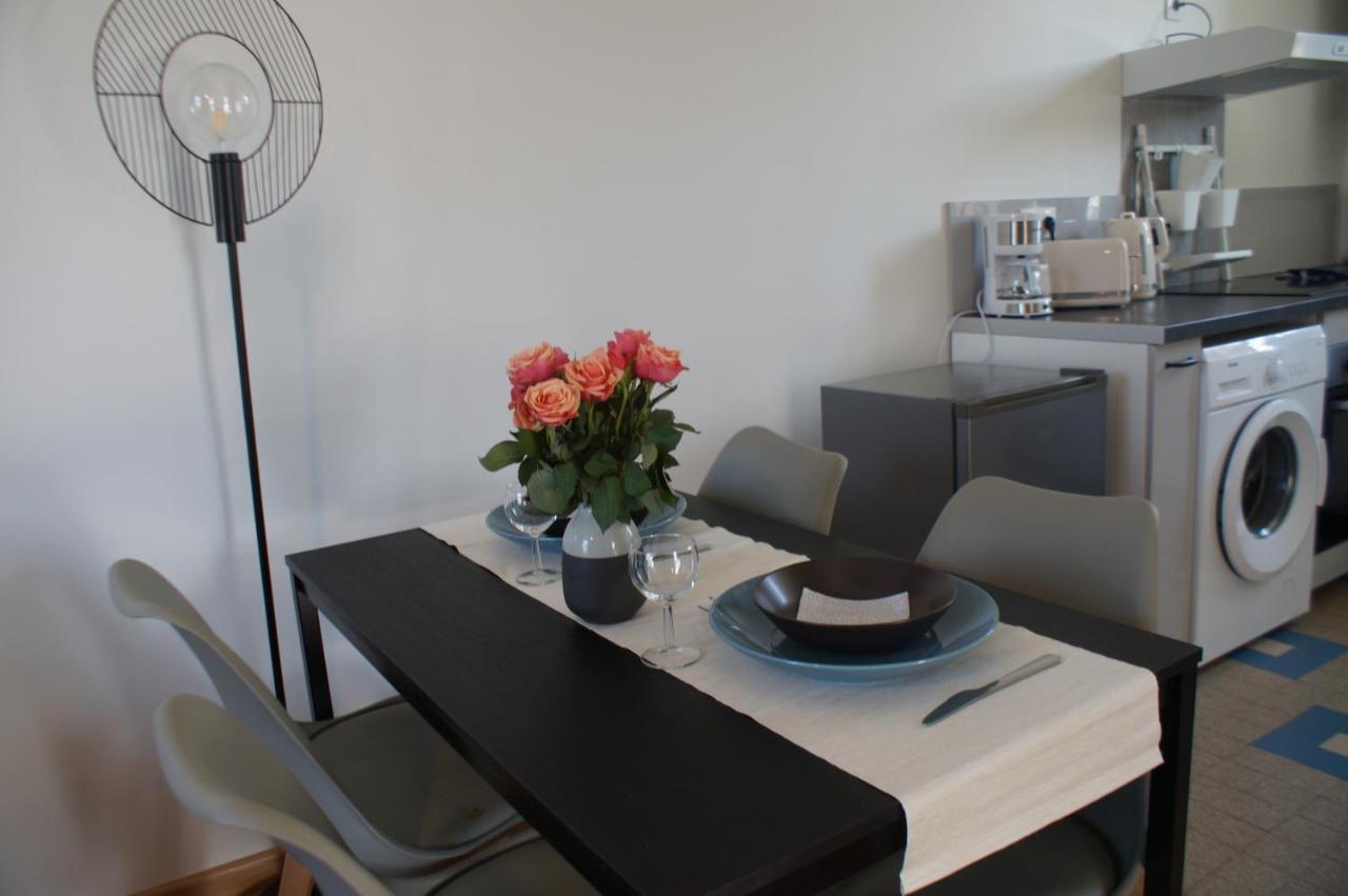 Appartements Cdg Joigny Exterior photo